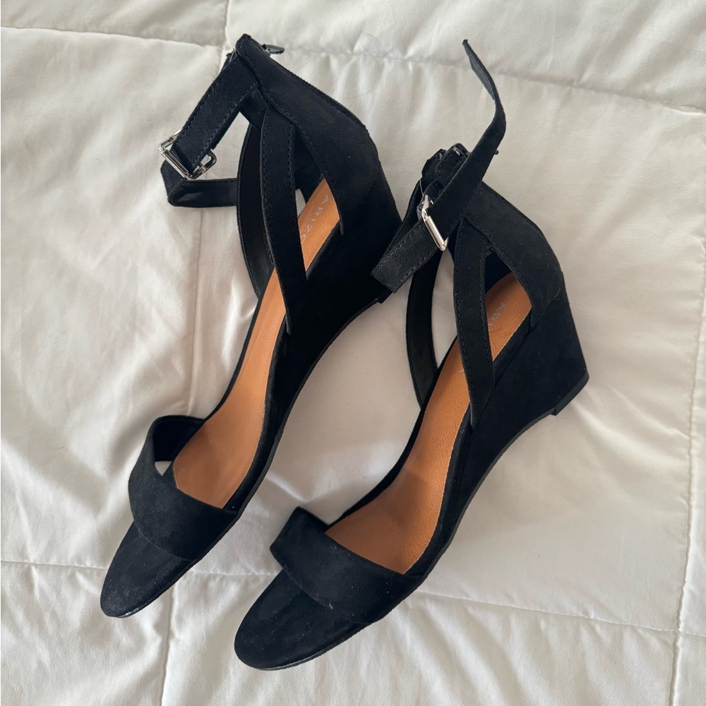 black wedged heels
